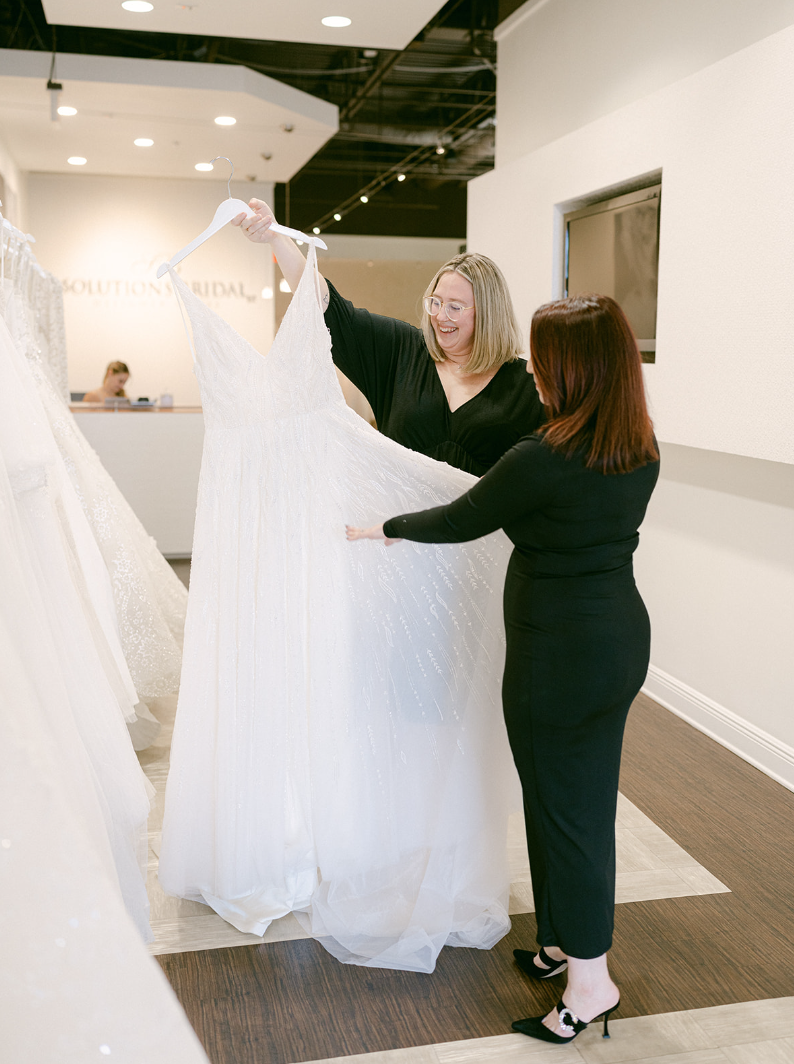 Finding &#39;The One&#39;: Your Ultimate Guide to Narrowing Down Wedding Dress Options!. Mobile Image